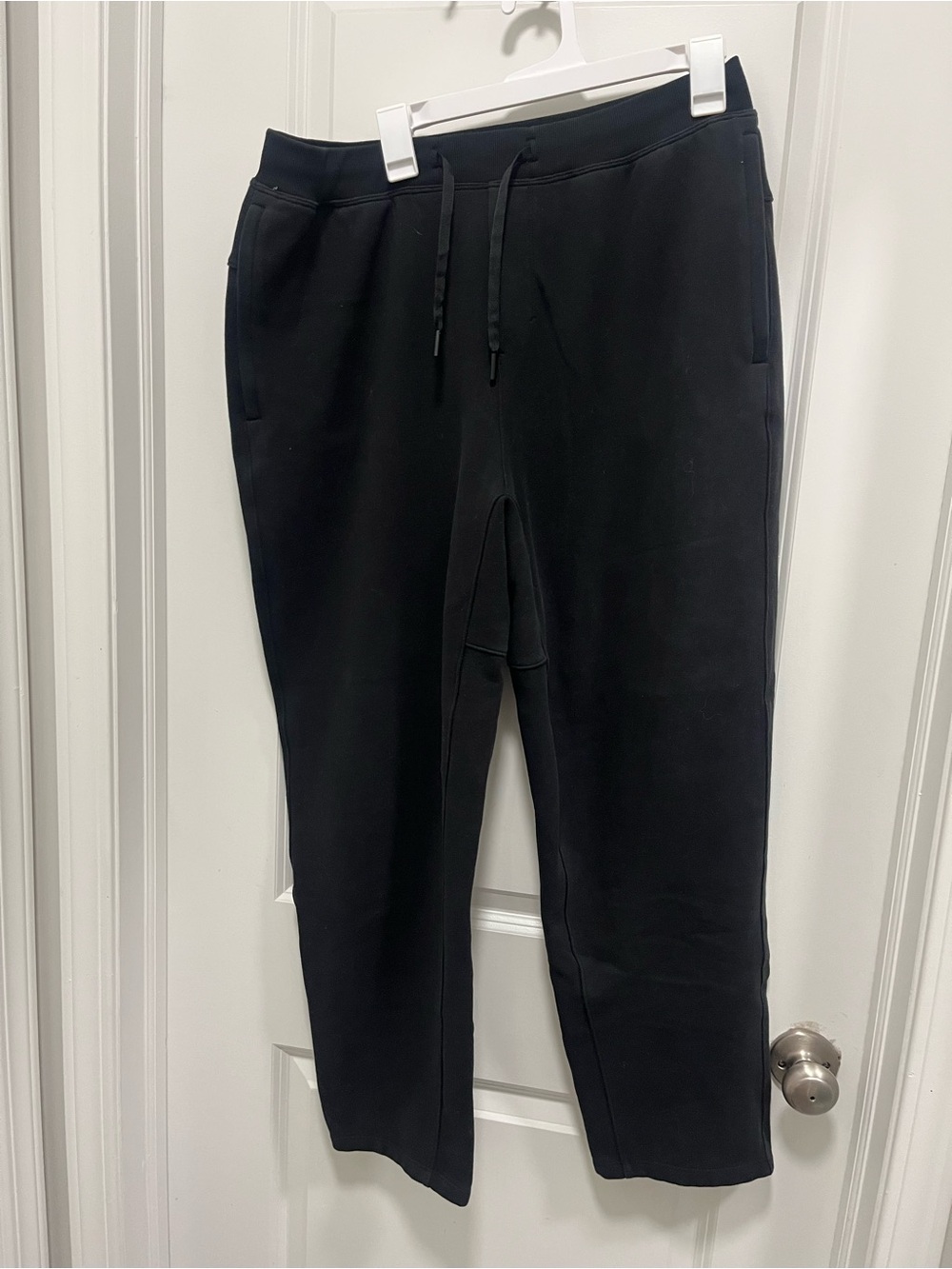 Lululemon Men’s Large Black Sweatpants Rip Tag Square Dot Tapered